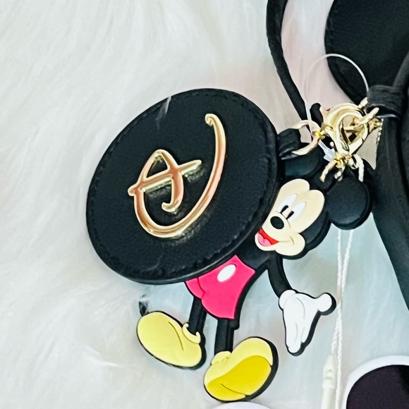 Mickey Mouse Quilted Crossbody - Picture 3 of 5